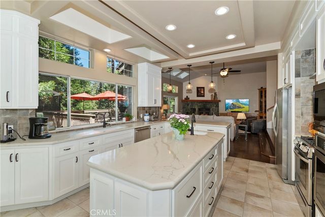 355 Cedar Ridge Drive, Lake Arrowhead, CA 92352