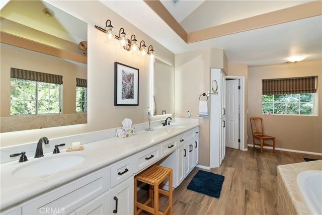 355 Cedar Ridge Drive, Lake Arrowhead, CA 92352