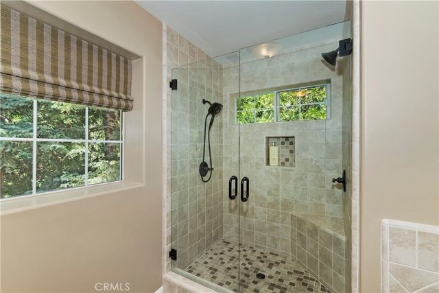 355 Cedar Ridge Drive, Lake Arrowhead, CA 92352