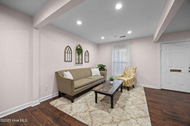 601 Country Club Drive D, Greenville, NC 27834