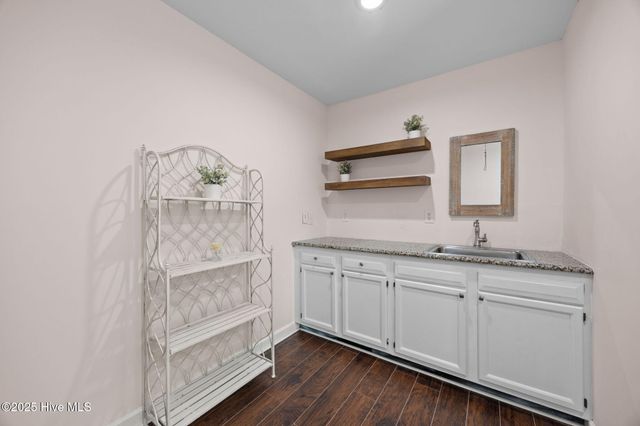 601 Country Club Drive D, Greenville, NC 27834