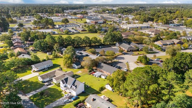 601 Country Club Drive D, Greenville, NC 27834