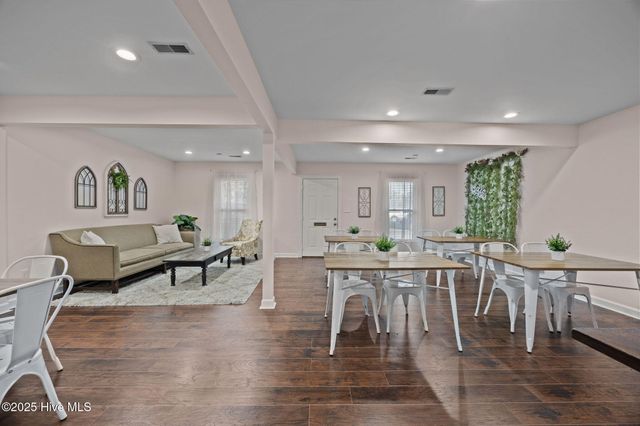 601 Country Club Drive D, Greenville, NC 27834