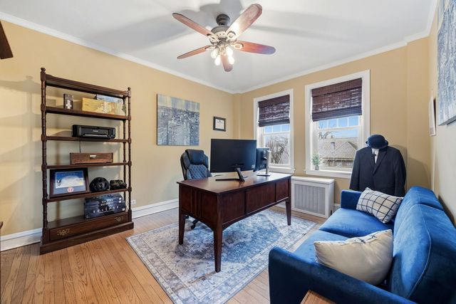 227 N Grove Avenue 3, Oak Park, IL 60302