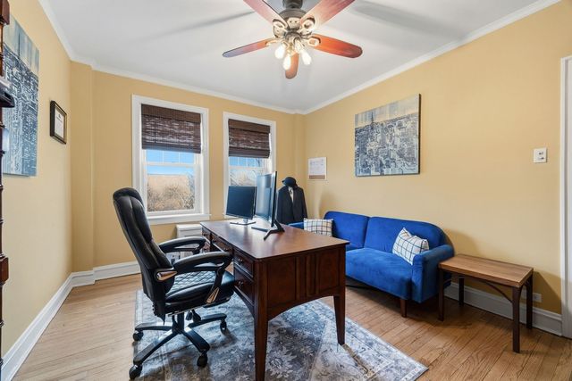 227 N Grove Avenue 3, Oak Park, IL 60302