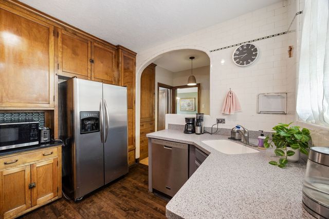 227 N Grove Avenue 3, Oak Park, IL 60302