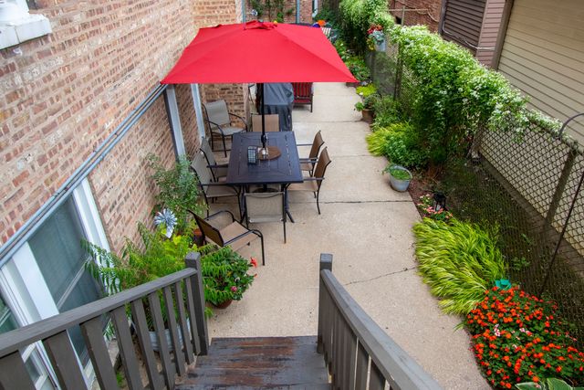 227 N Grove Avenue 3, Oak Park, IL 60302