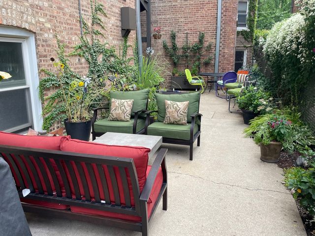 227 N Grove Avenue 3, Oak Park, IL 60302