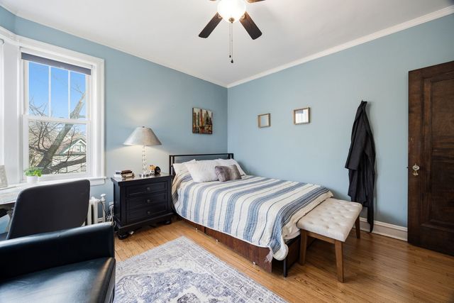 227 N Grove Avenue 3, Oak Park, IL 60302