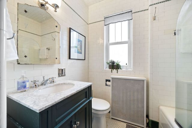 227 N Grove Avenue 3, Oak Park, IL 60302