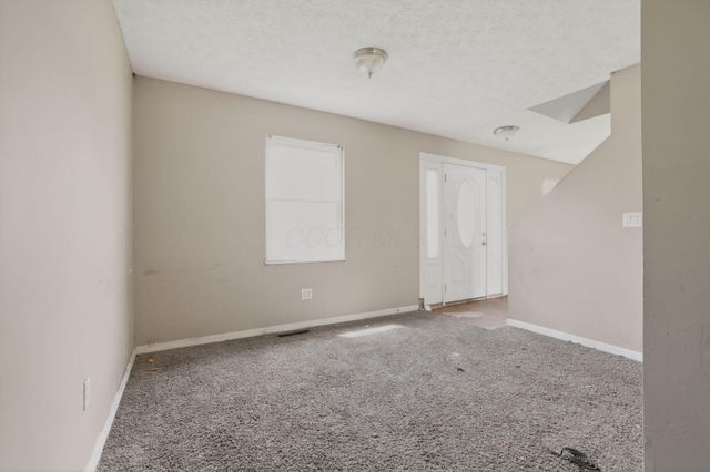 3328 Everson Road E, Columbus, OH 43232