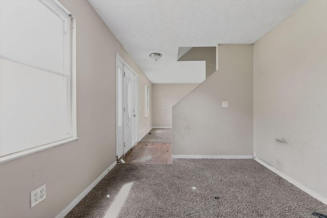 3328 Everson Road E, Columbus, OH 43232