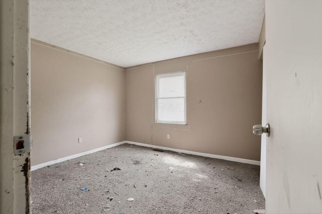 3328 Everson Road E, Columbus, OH 43232