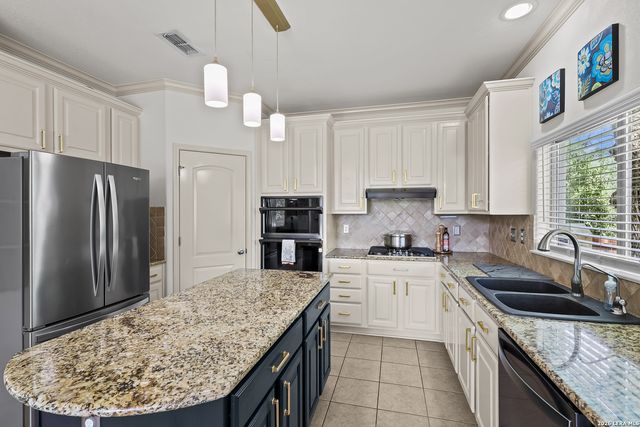 3 Spring Lake, San Antonio, TX 78248