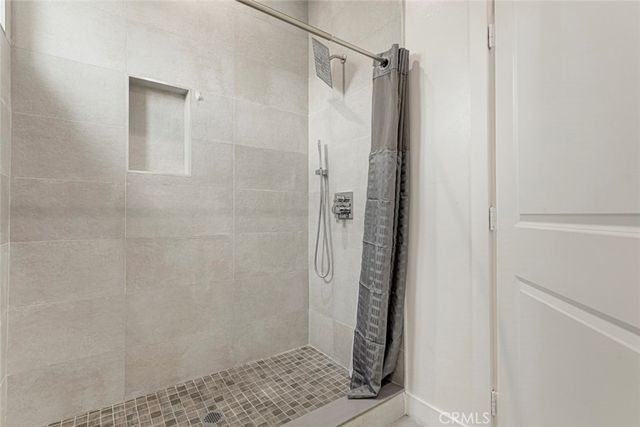 6829 Bellaire Avenue, North Hollywood, CA 91605