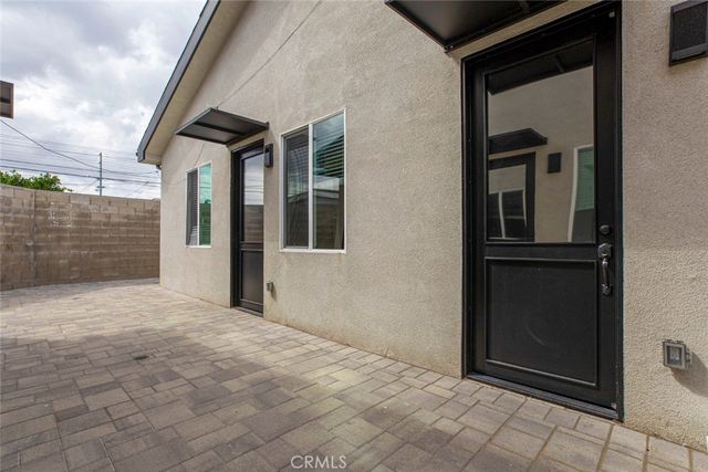 6829 Bellaire Avenue, North Hollywood, CA 91605