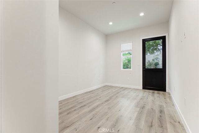 6829 Bellaire Avenue, North Hollywood, CA 91605