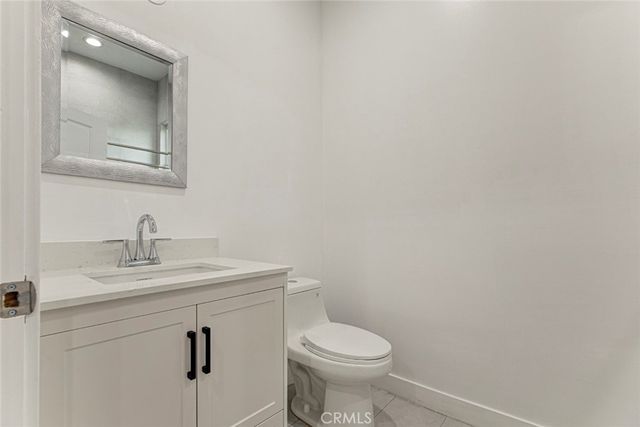 6829 Bellaire Avenue, North Hollywood, CA 91605