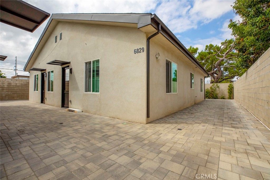 6829 Bellaire Avenue, North Hollywood, CA 91605
