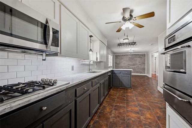 1303 Lafayette Drive, Denison, TX 75020
