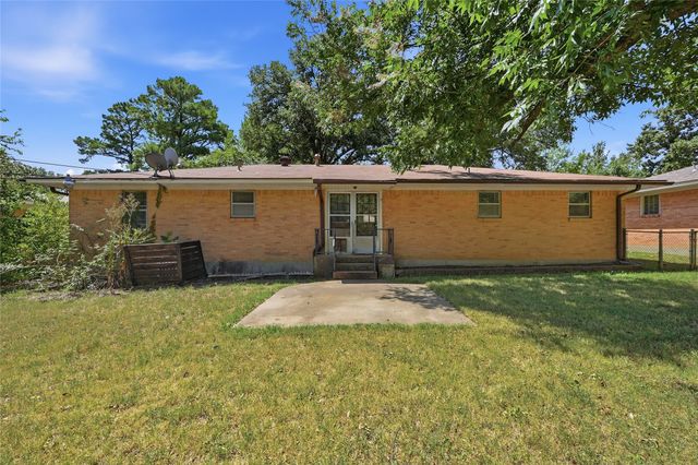 1303 Lafayette Drive, Denison, TX 75020