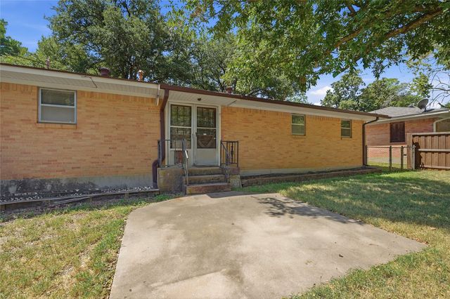1303 Lafayette Drive, Denison, TX 75020