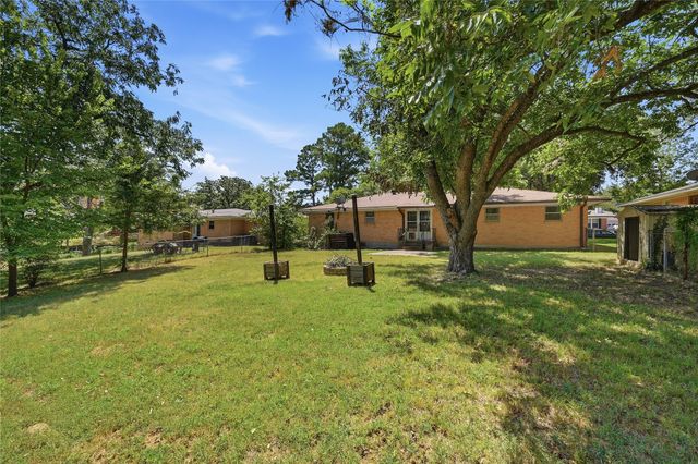 1303 Lafayette Drive, Denison, TX 75020