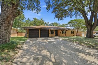 1303 Lafayette Drive, Denison, TX 75020