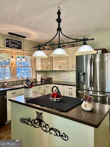 824 Woodland Drive, Griffin, GA 30224