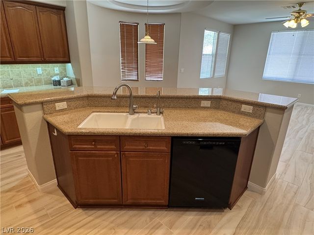 712 Pinnacle Heights Lane, Las Vegas, NV 89144