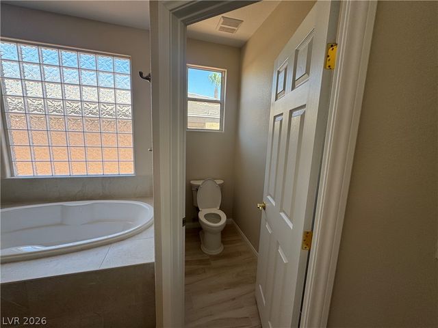 712 Pinnacle Heights Lane, Las Vegas, NV 89144