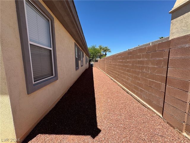 712 Pinnacle Heights Lane, Las Vegas, NV 89144