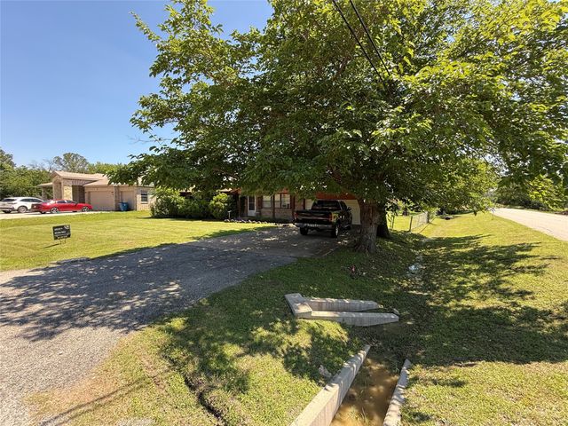 300 Linda Street, Roanoke, TX 76262