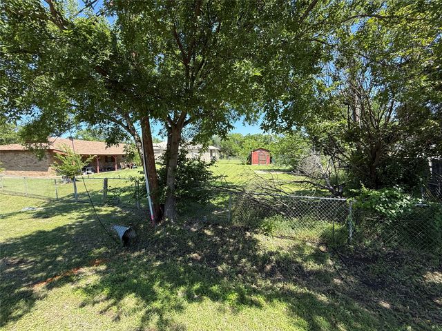 300 Linda Street, Roanoke, TX 76262