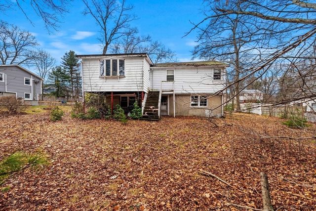 11 Caroline St, Burlington, MA 01803