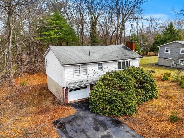 11 Caroline St, Burlington, MA 01803