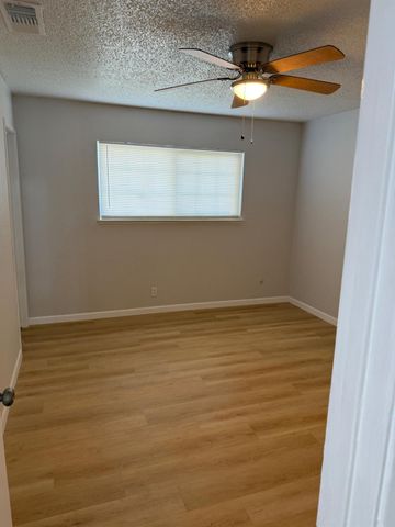 1910 Fernwood Dr, Marysville, CA 95901