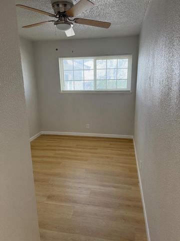 1910 Fernwood Dr, Marysville, CA 95901