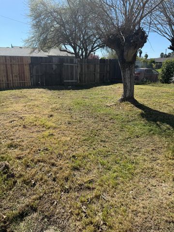 1910 Fernwood Dr, Marysville, CA 95901