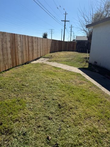 1910 Fernwood Dr, Marysville, CA 95901