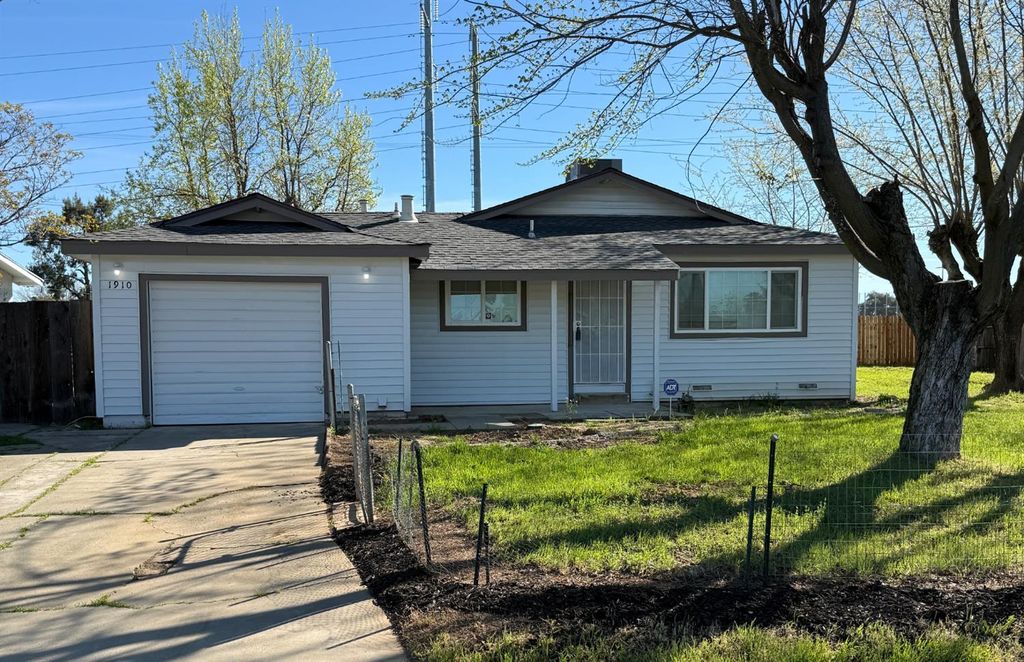 1910 Fernwood Dr, Marysville, CA 95901