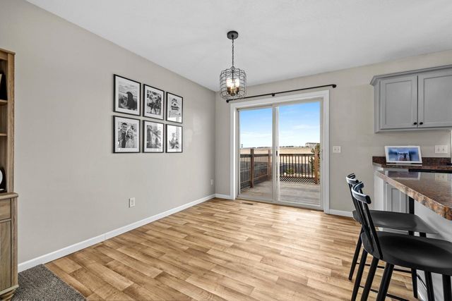 2704 Heritage Dr, Minot, ND 58703