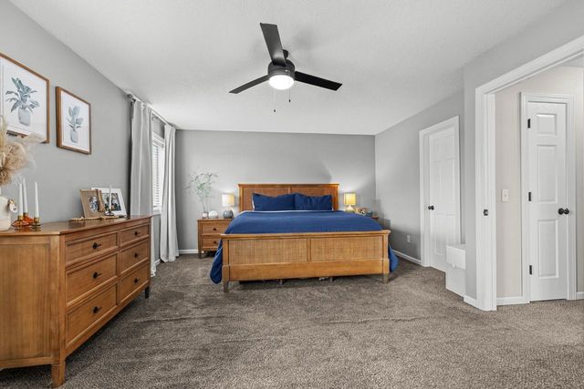 2704 Heritage Dr, Minot, ND 58703