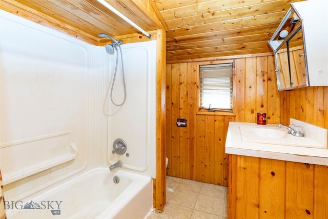 114 Ordway S, Wilsall, MT 59086