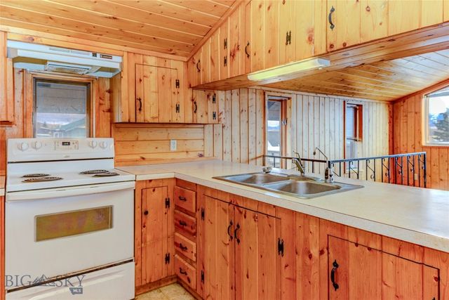 114 Ordway S, Wilsall, MT 59086