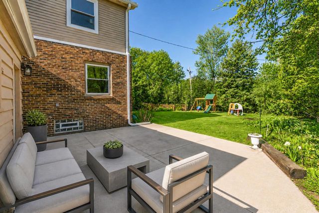 8449 Lake DRIVE, Bayside, WI 53217