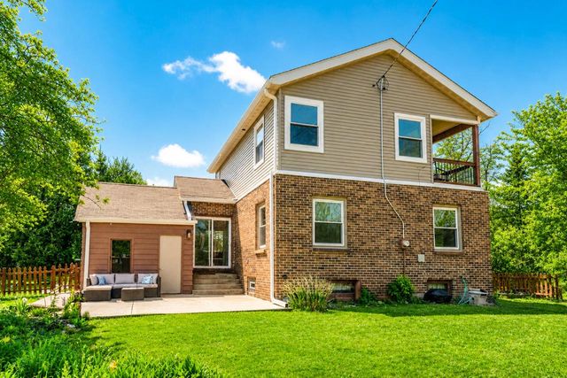 8449 Lake DRIVE, Bayside, WI 53217