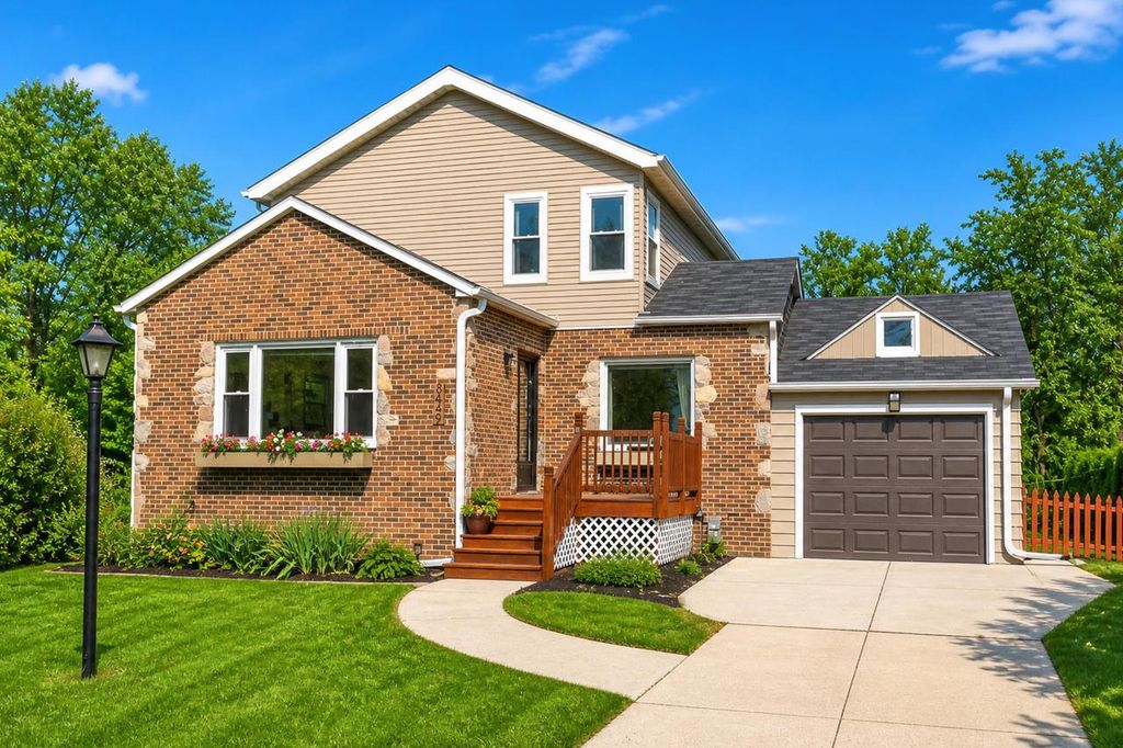 8449 Lake DRIVE, Bayside, WI 53217