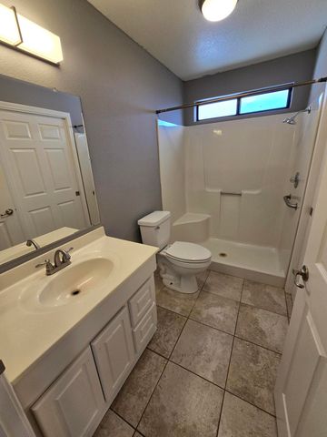 1070 Dara Court, Redding, CA 96003