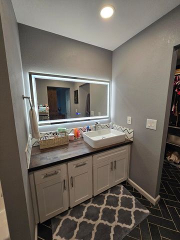 1070 Dara Court, Redding, CA 96003